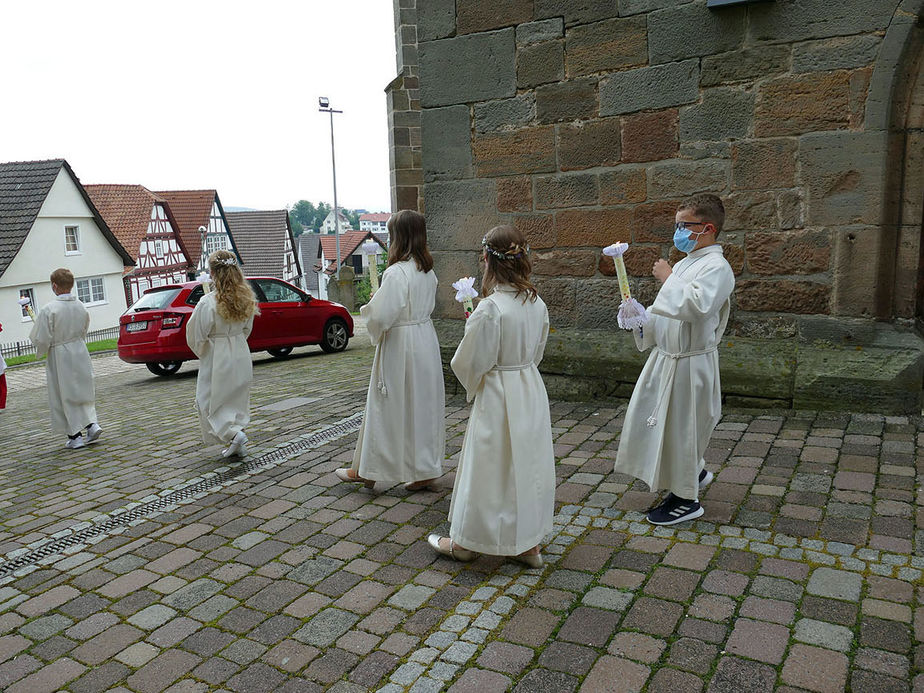 Feier der 1. Heiligen Kommunion in Sankt Crescentius (Foto: Karl-Franz Thiede)